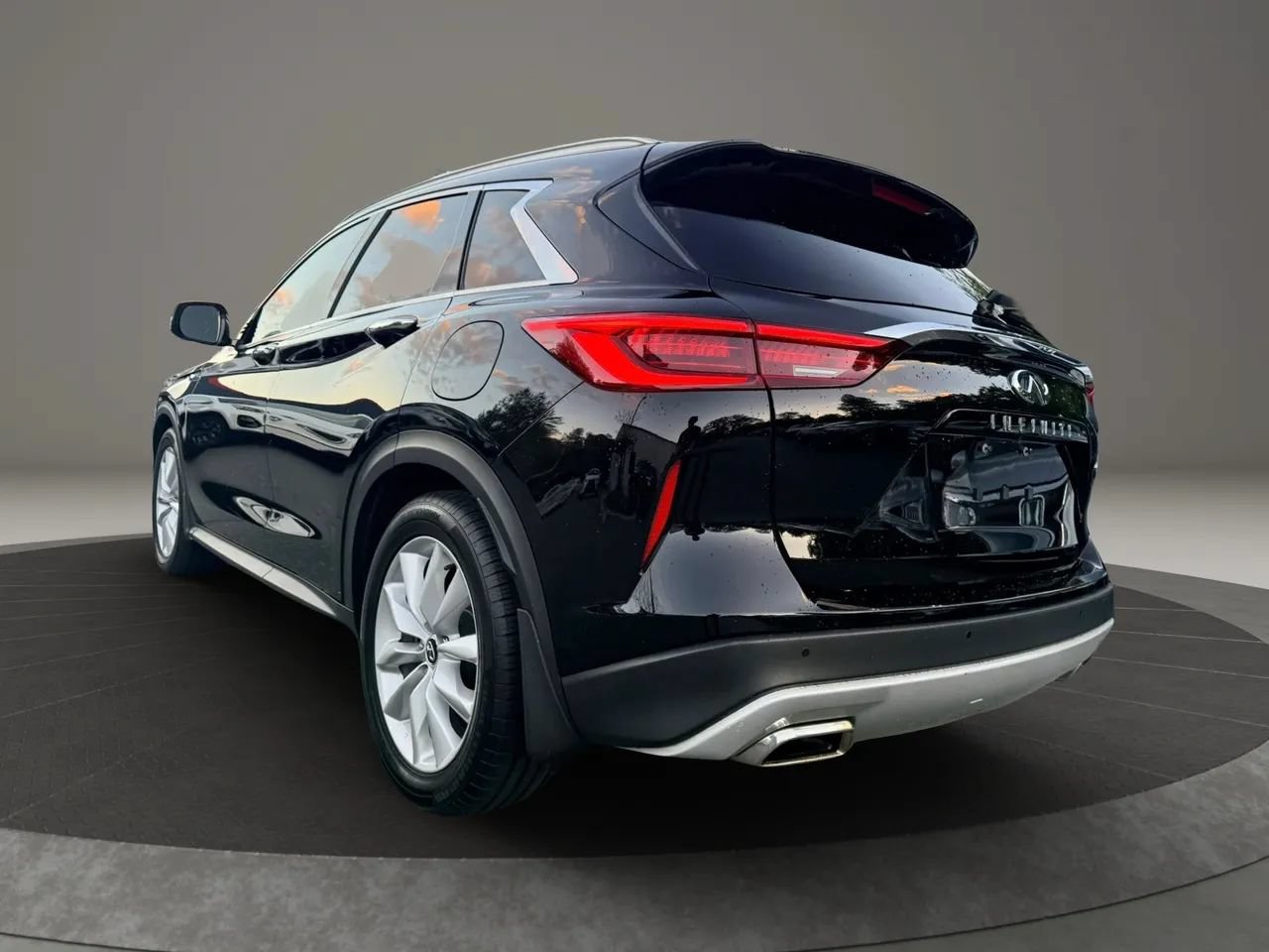 Used 2019 INFINITI QX50 Essential w/ Premium Heat Package AWD/4WD image 7