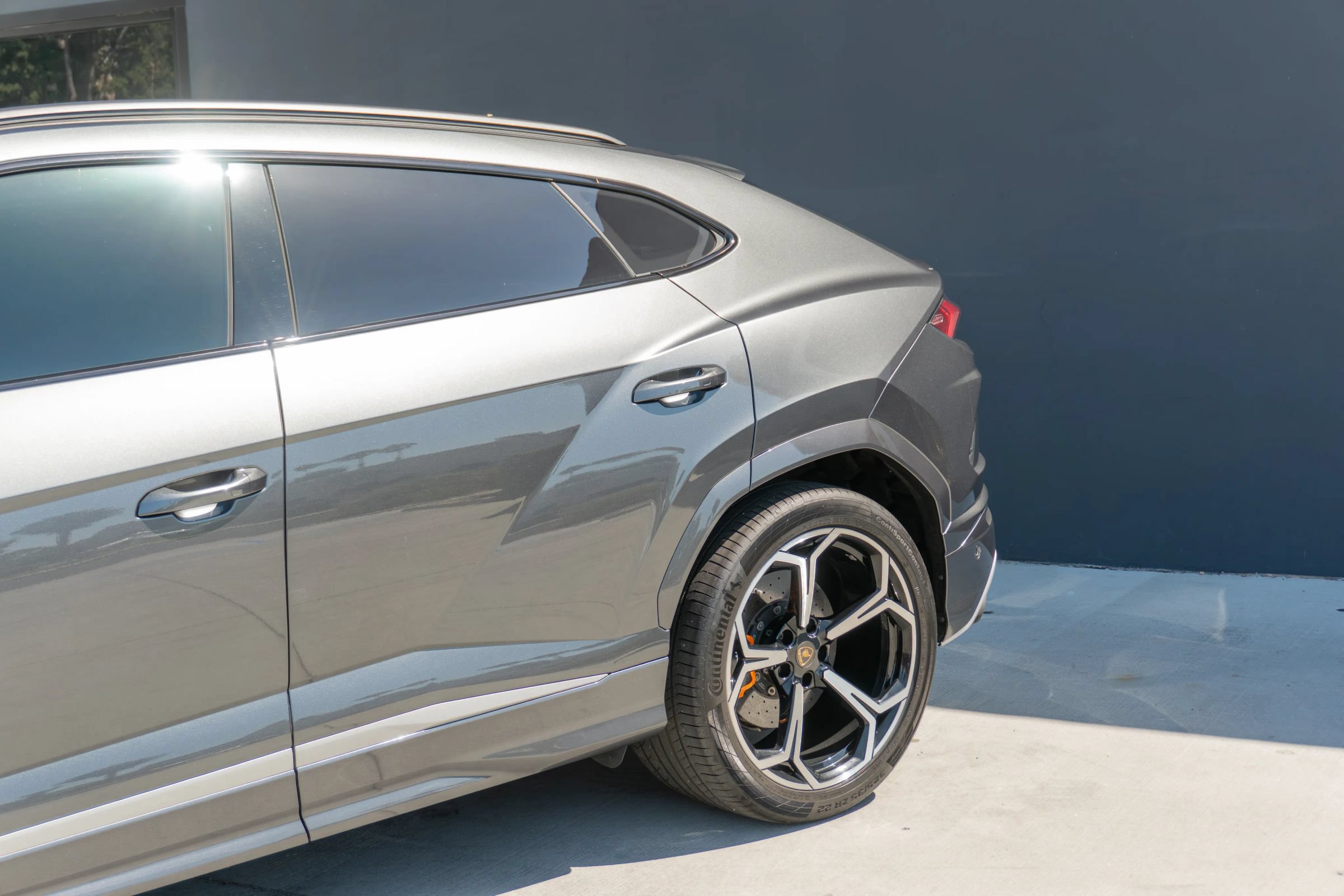 Used 2019 Lamborghini Urus AWD/4WD image 27