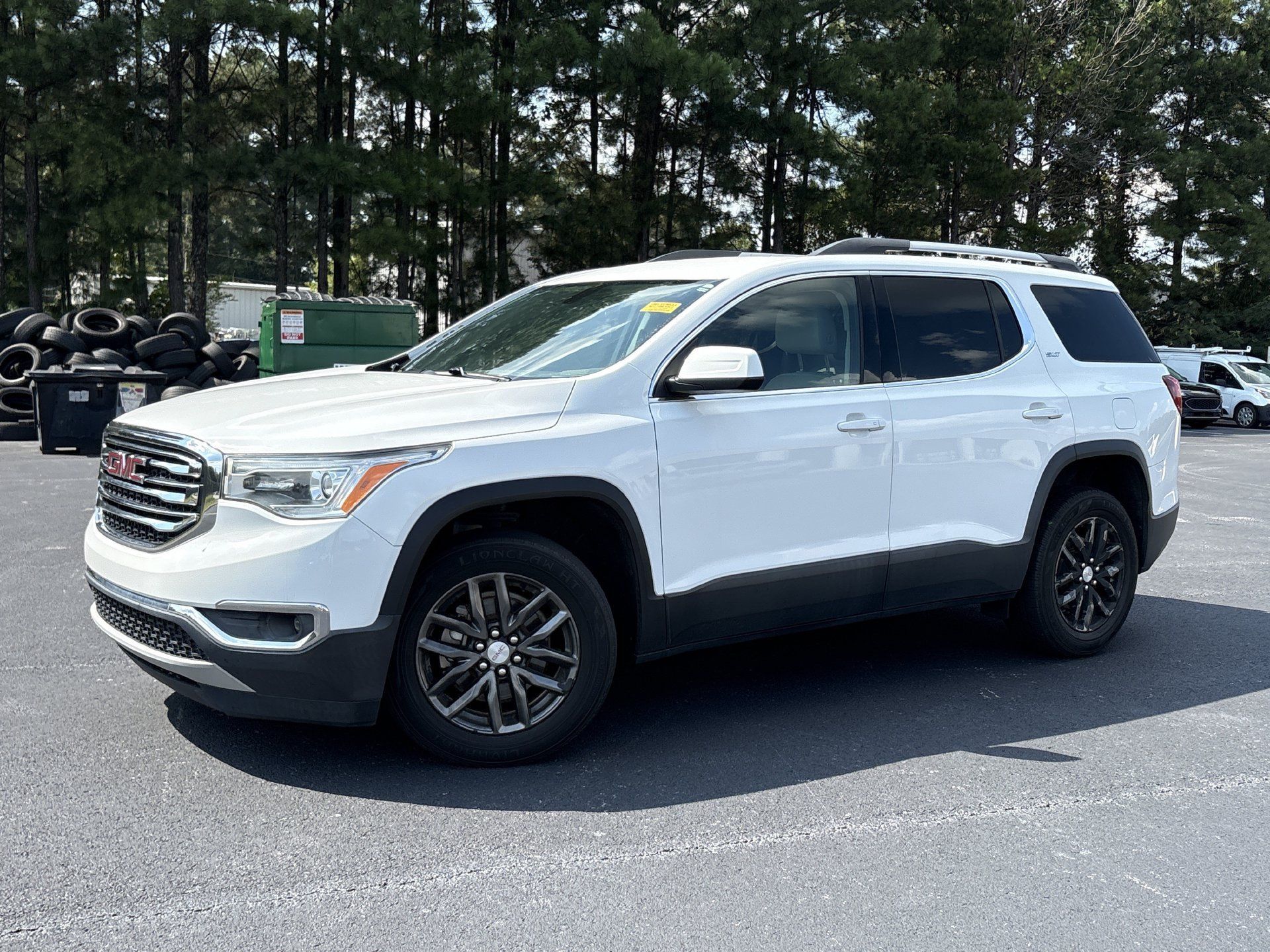 Used 2019 GMC Acadia SLT FWD image 1