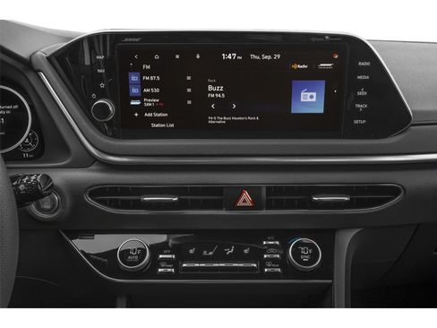 Used 2023 Hyundai Sonata SEL Plus w/ Winter Weather Package FWD image 5