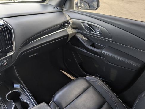 Certified 2023 Chevrolet Traverse Premier w/ Redline Edition FWD image 18