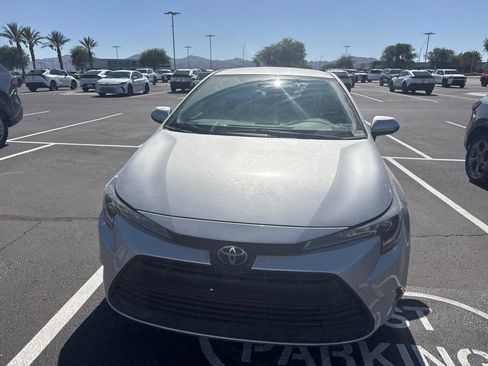 Used 2024 Toyota Corolla LE FWD image 2