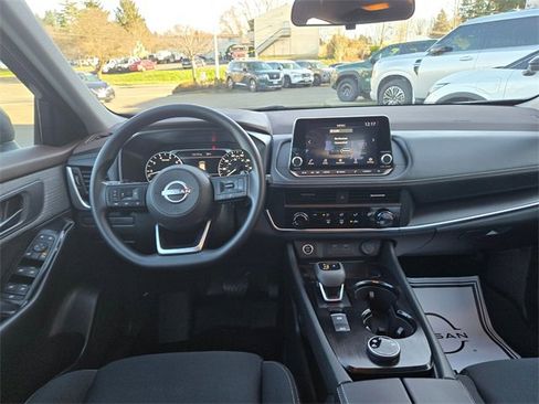 Used 2023 Nissan Rogue S image 19