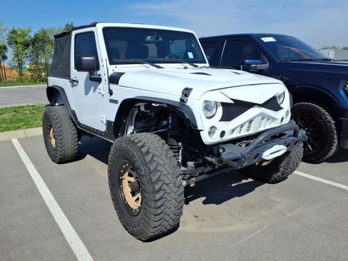 Used 2017 Jeep Wrangler Rubicon AWD/4WD image 1