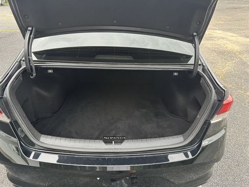 Used 2018 Hyundai Sonata SE FWD image 11