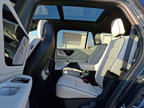 New 2026 Lincoln Aviator Black Label w/ Dynamic Handling Package image 5