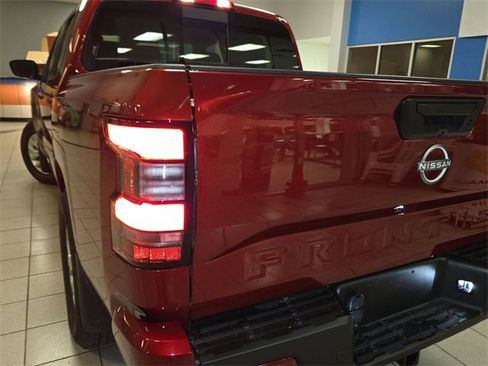 Used 2024 Nissan Frontier SV w/ SV Convenience Package image 28