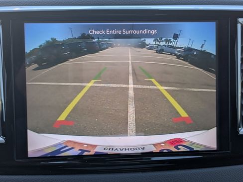 Used 2024 Chrysler Pacifica Touring-L image 23