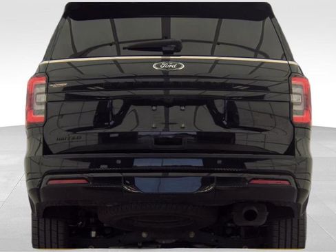 Used 2023 Ford Expedition Limited AWD/4WD image 7