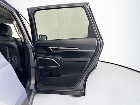 Used 2025 Kia Telluride S FWD image 33