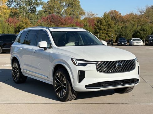 New 2026 Volvo XC90 B6 Ultra w/ Lounge Package image 3