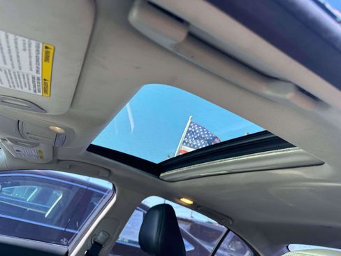 Used 2019 INFINITI Q50 Luxe w/ Essential Package (3.0T Luxe) image 19