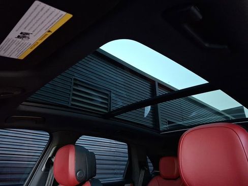 Certified 2025 Porsche Cayenne image 19