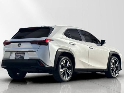 Used 2019 Lexus UX 200 image 3