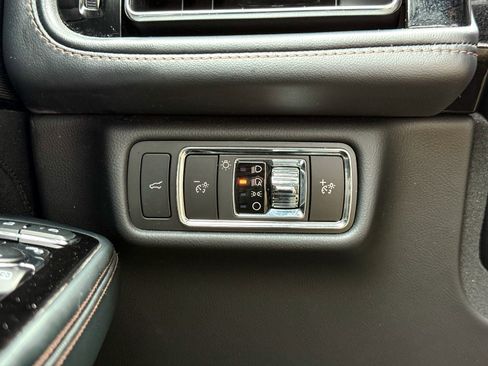Used 2025 Lincoln Aviator AWD w/ Equipment Group 101A image 35