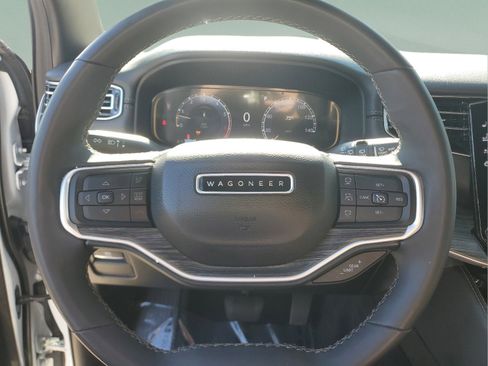 Used 2024 Jeep Wagoneer Series II w/ Flexible Seating Group RWD image 18