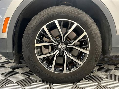 Used 2021 Volkswagen Tiguan SE image 8