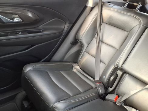 Used 2023 GMC Terrain SLT image 22