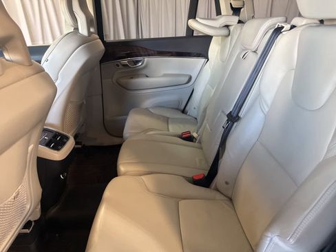 Used 2016 Volvo XC90 T6 Momentum image 17
