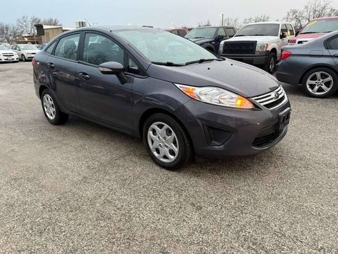 Used 2013 Ford Fiesta SE image 21