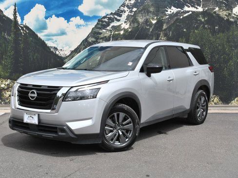 Used 2024 Nissan Pathfinder S AWD/4WD image 6