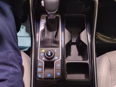 Certified 2023 Kia Sorento SX image 21