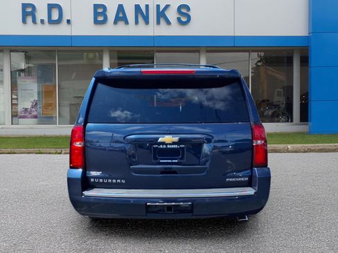 Used 2019 Chevrolet Suburban Premier w/ Premier Plus Edition AWD/4WD image 4