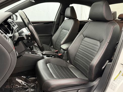 Used 2016 Volkswagen Jetta GLI SEL image 7