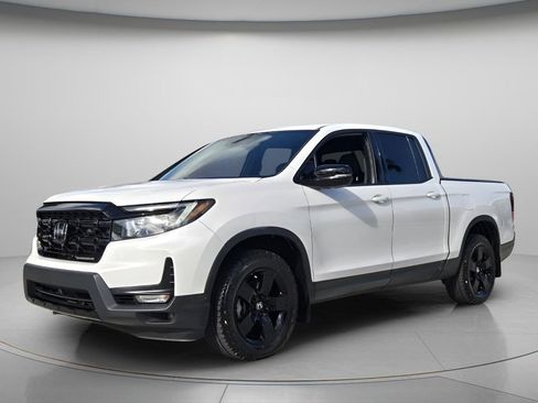 Used 2025 Honda Ridgeline Black Edition image 9