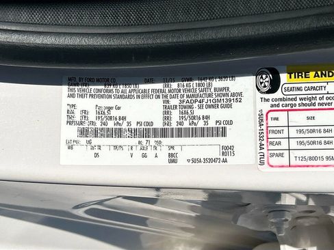 Used 2016 Ford Fiesta Titanium FWD image 32