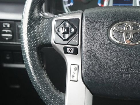Used 2018 Toyota 4Runner SR5 AWD/4WD image 15