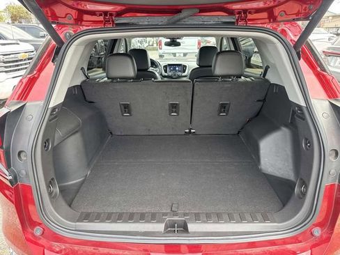 Used 2023 GMC Terrain SLT image 10