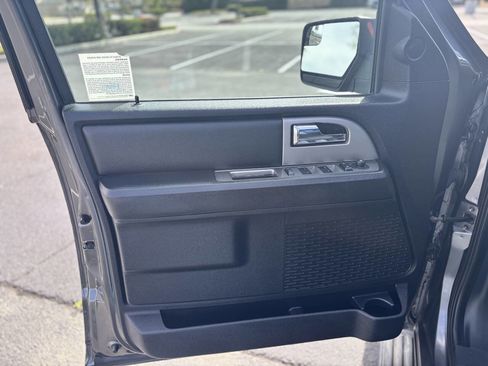 Used 2015 Ford Expedition EL XLT image 9