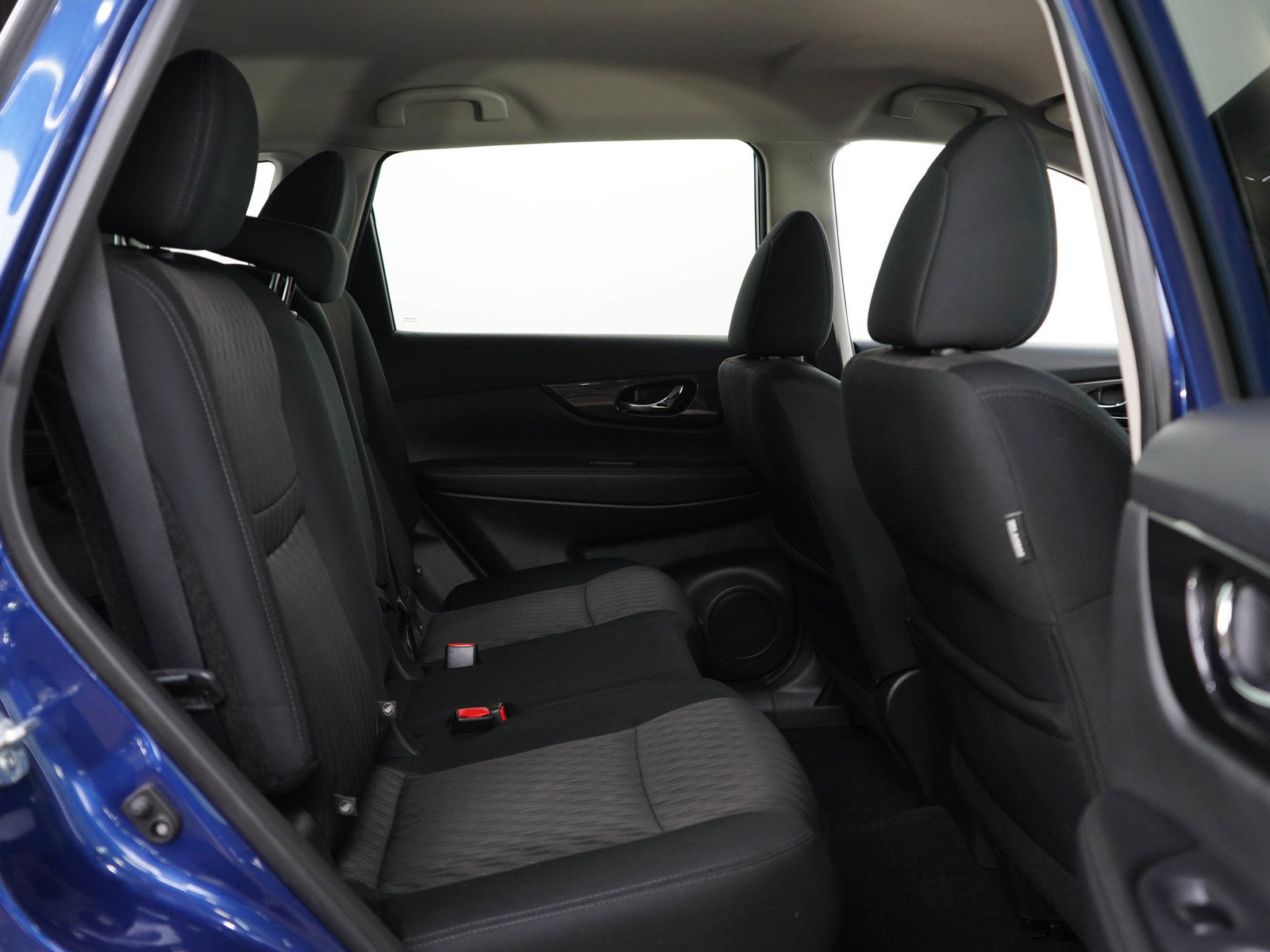 Used 2018 Nissan Rogue SV AWD/4WD image 13