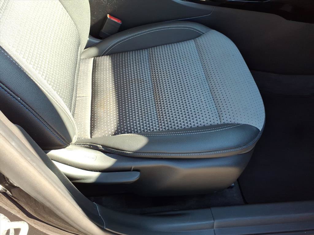 Used 2025 Chevrolet Trax LT FWD image 14