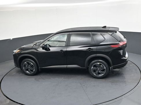 Certified 2026 Nissan Rogue SV FWD image 35