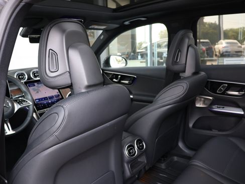 Used 2026 Mercedes-Benz GLC 300 image 18