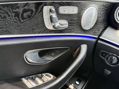 Used 2019 Mercedes-Benz E 300 4MATIC image 34