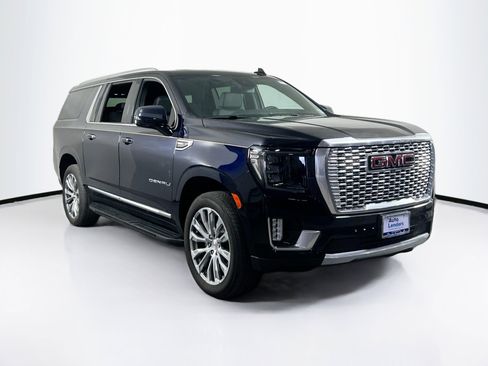 Used 2024 GMC Yukon XL Denali image 3