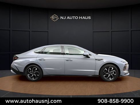 Used 2025 Hyundai Sonata SEL FWD image 13
