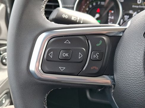 Used 2023 Jeep Wrangler Unlimited Sahara image 20