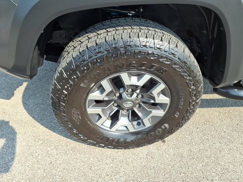Used 2023 Toyota Tacoma TRD Off-Road AWD/4WD image 5