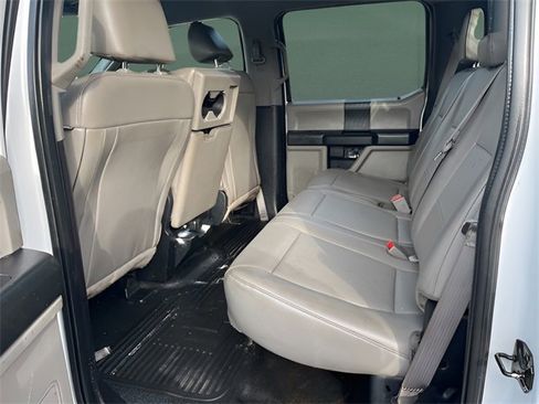 Used 2018 Ford F550 4x4 Crew Cab Super Duty image 7