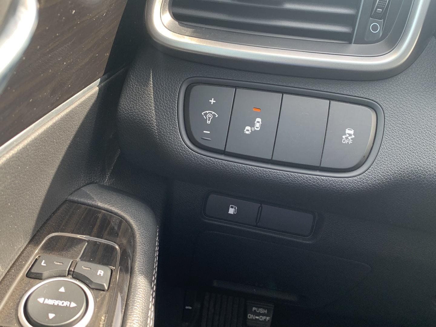 Used 2019 Kia Sorento FWD V6 image 12