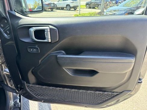 Used 2022 Jeep Wrangler Unlimited Sport image 9