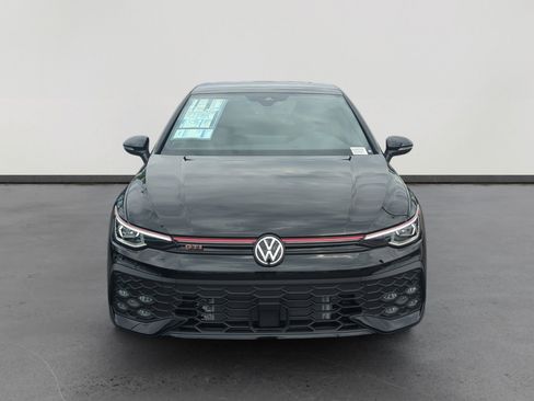 New 2025 Volkswagen Golf SE image 8