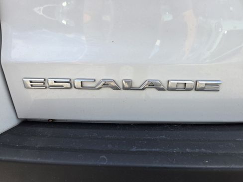 Used 2019 Cadillac Escalade Platinum RWD image 15