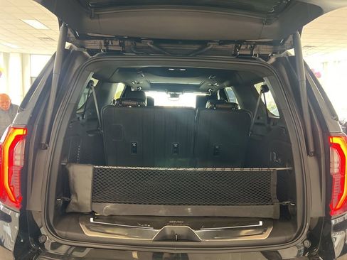 Used 2026 GMC Yukon XL Denali Ultimate w/ LPO, Illumination Package image 9