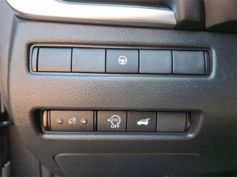 Used 2024 Nissan Rogue SV image 23