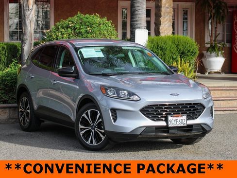 Used 2022 Ford Escape SE w/ SE Sport Appearance Package image 2